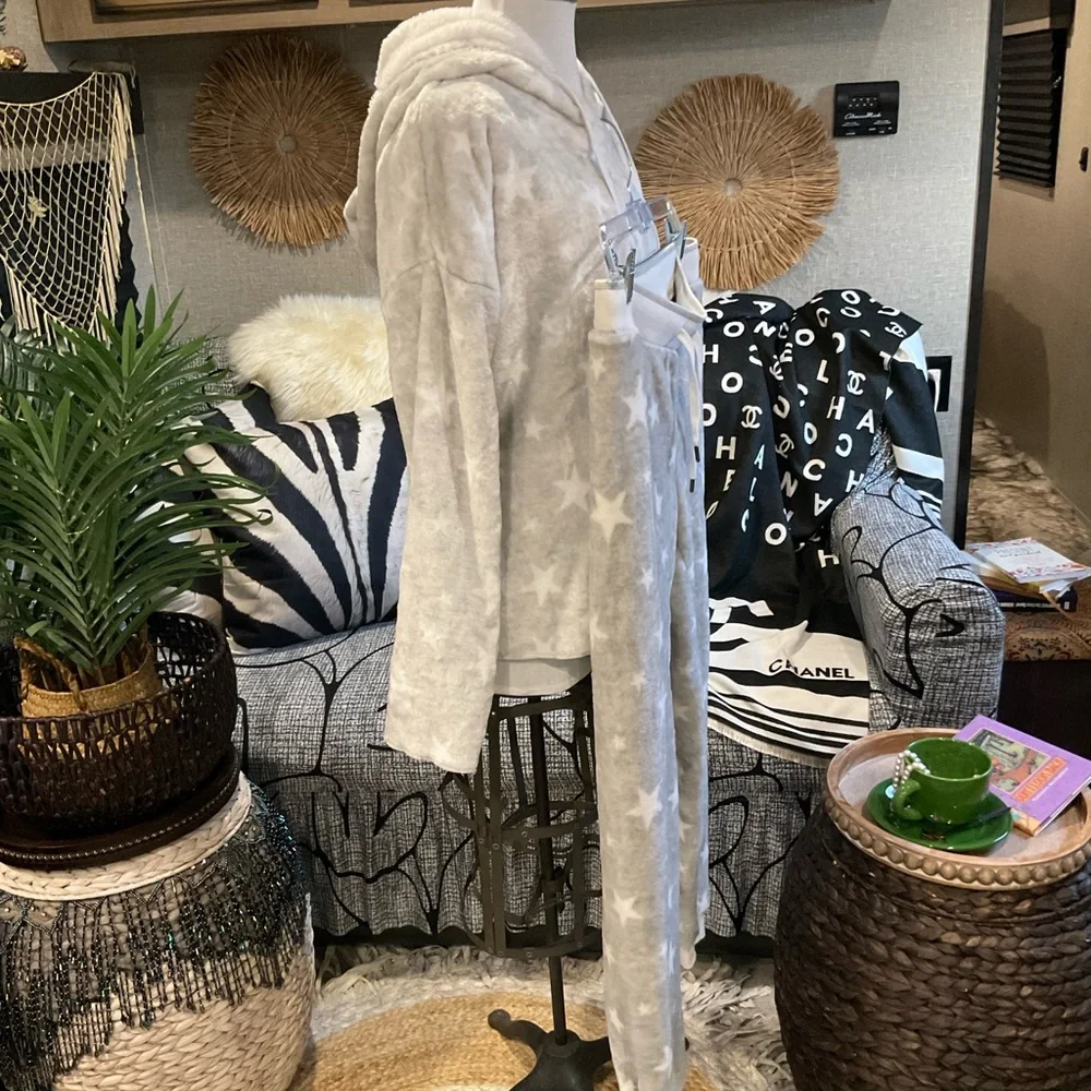 P.J. Salvage Gray Star Lounge Set Top/M Pants/S - Picture 5 of 14